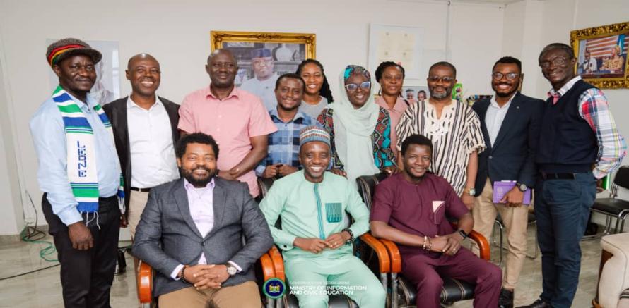 New SLAJ Executive Meets Information Minister